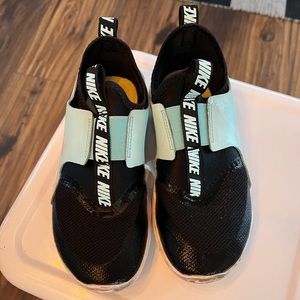 Nike Flex Runners Size2.5